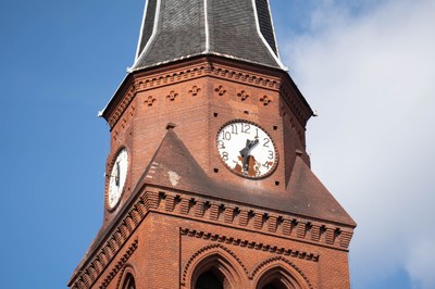 Na opravu ciferníků hodin na věži kostela sv. Pavla ve Vítkovicích byla vyhlášena veřejná sbírka. A možná pomůže i Mikuláš…