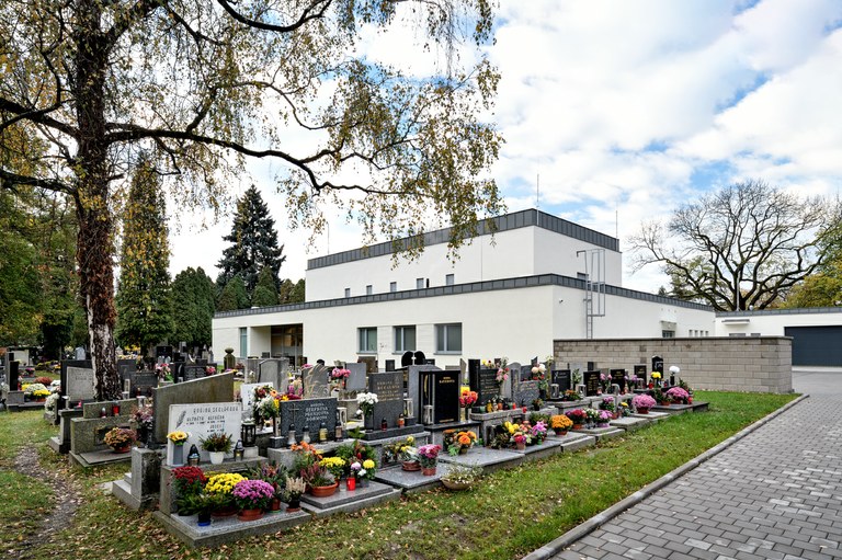 Na opravu čtrnácti městských hřbitovů je připravena rekordní částka 