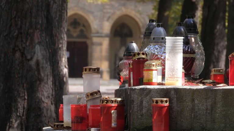 Otevírací doba správy hřbitova během Památky zesnulých
