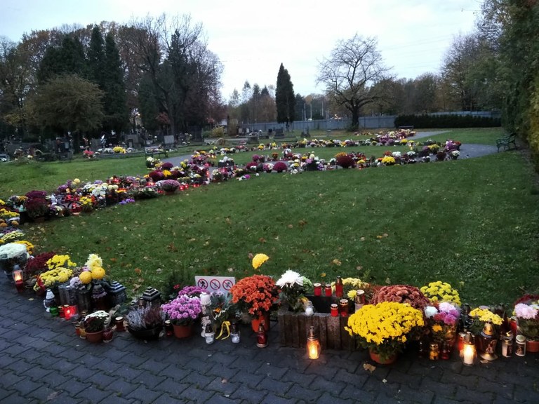 Památka zesnulých na hřbitově ve Vítkovicích