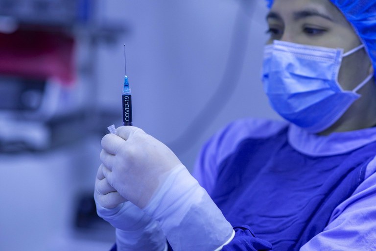 Seniorům nad 80 let pomůže s registrací na očkování město i kraj 