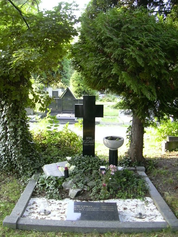 Zveme Vás na komentovanou vycházku na vítkovický hřbitov. 