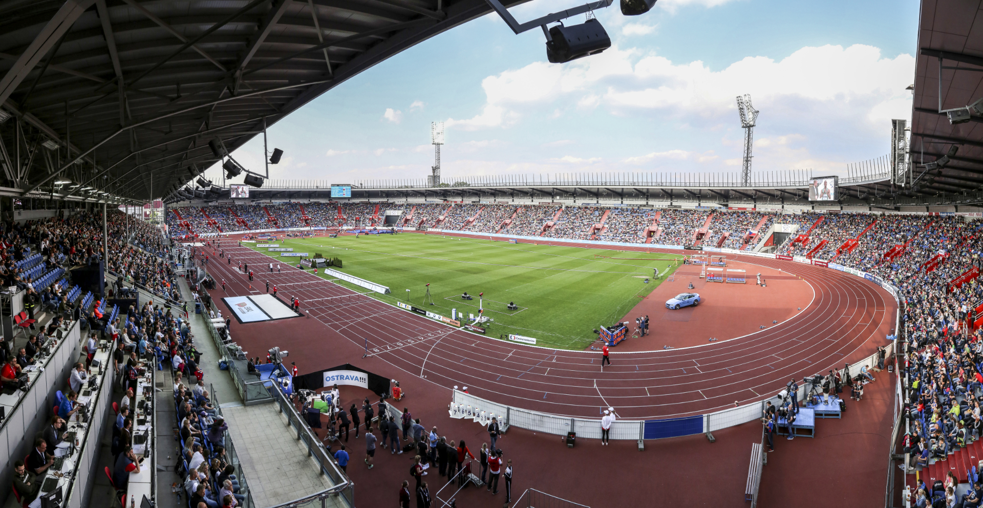 atletický stadion